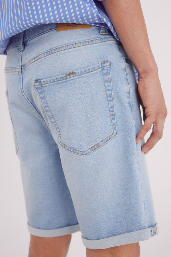 Springfield Bermuda jeans básica slim fit com lavagem clara azul