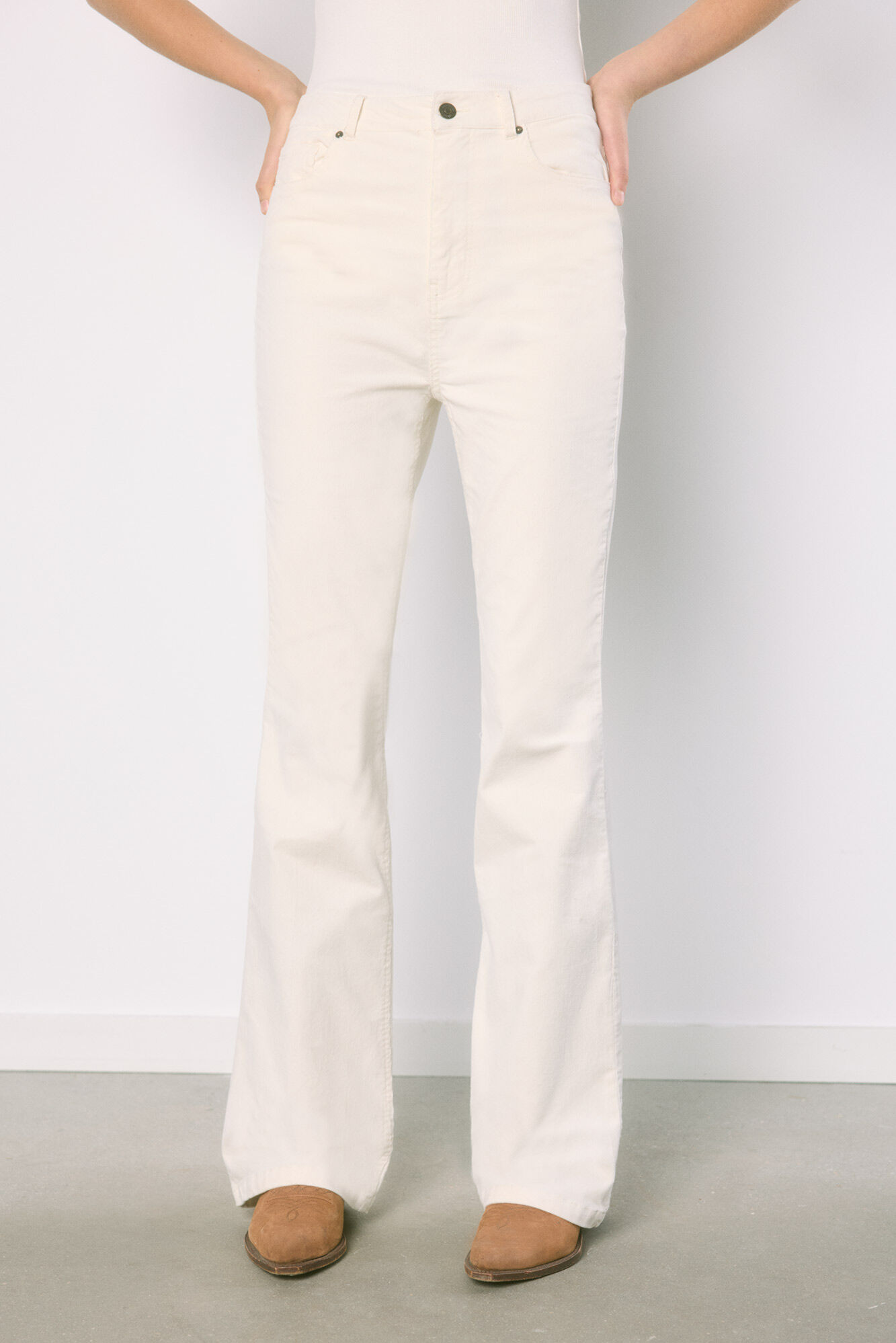 High Spirits 0015 JEANS FLARE