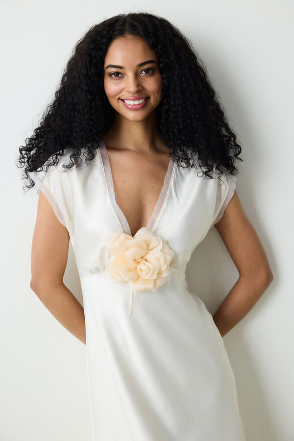 Penti Camisa de dormir curta de cetim creme estampado