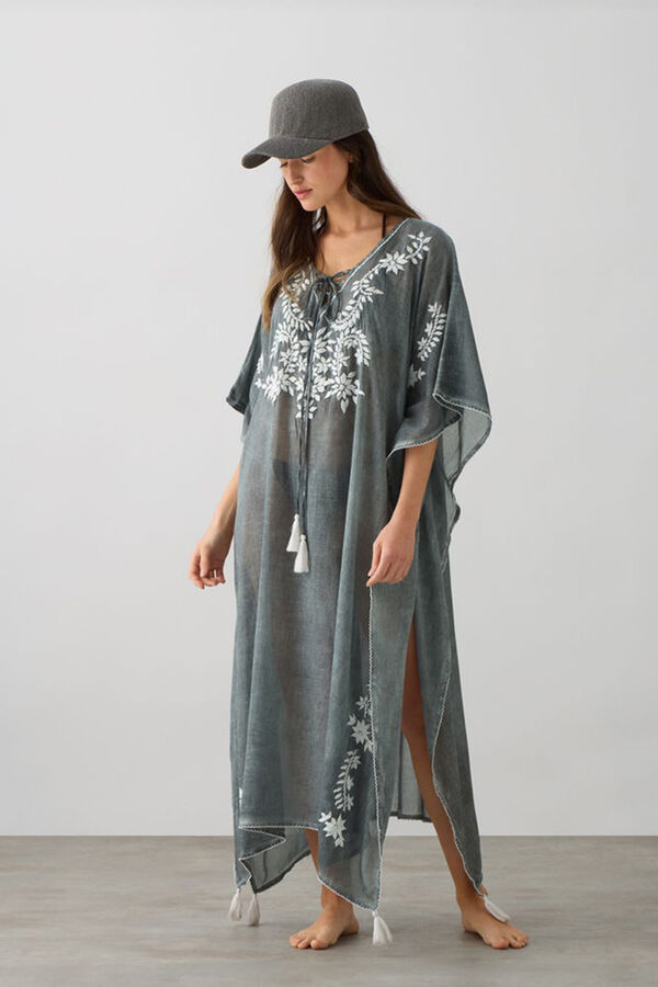 Textura T&uacute;nica larga algod&oacute;n detalle bordado gris