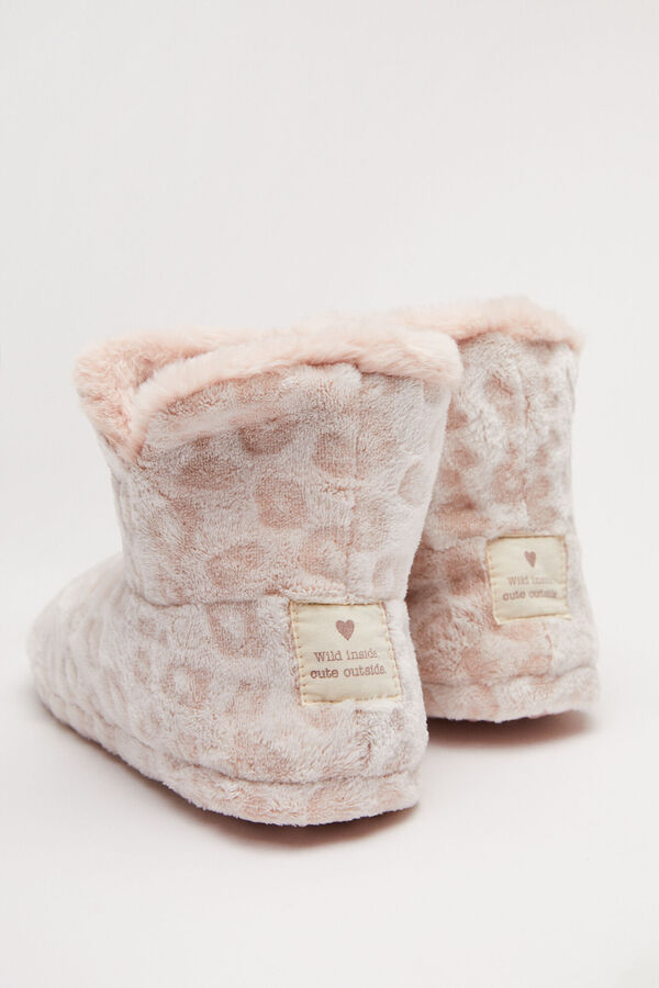 Womensecret Zapatillas bota polar animal print rosa