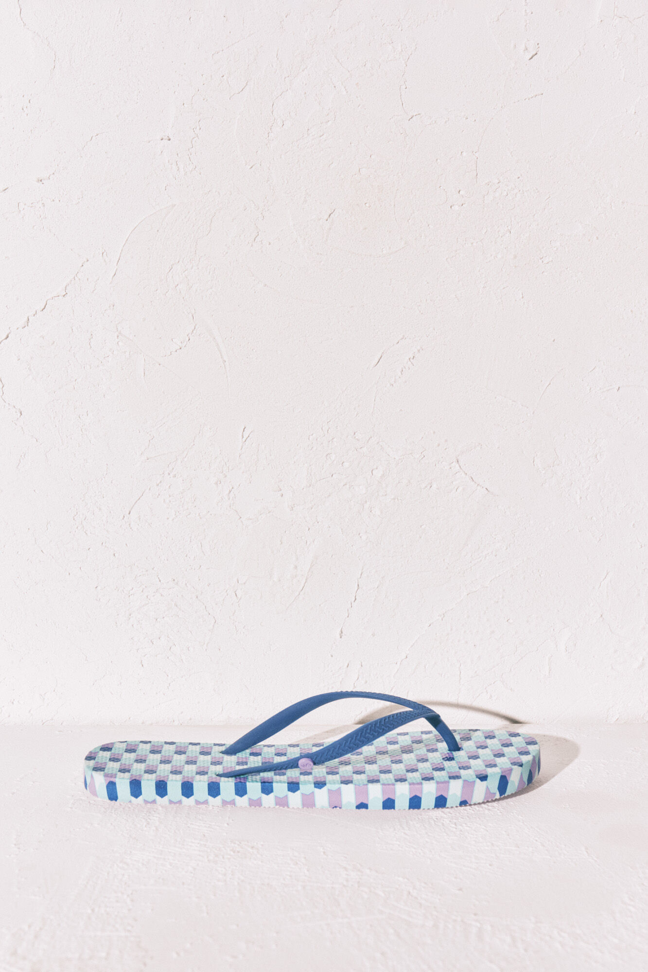 Women'secret Chanclas dedo estampado geom&eacute;trico azul