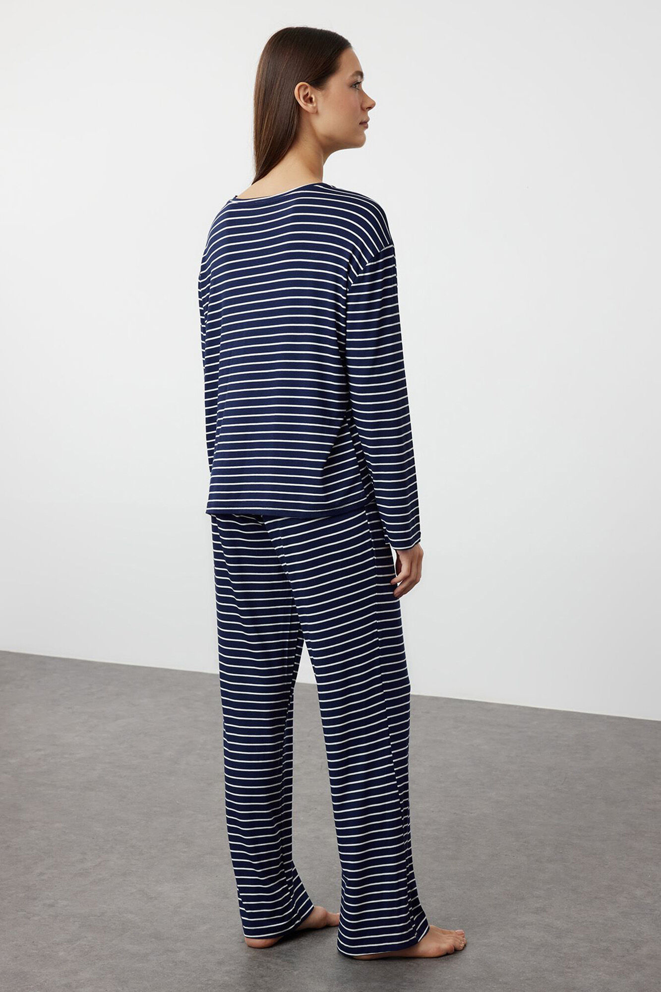 Trendyol Conjunto pijama viscosa rayas azul arco iris