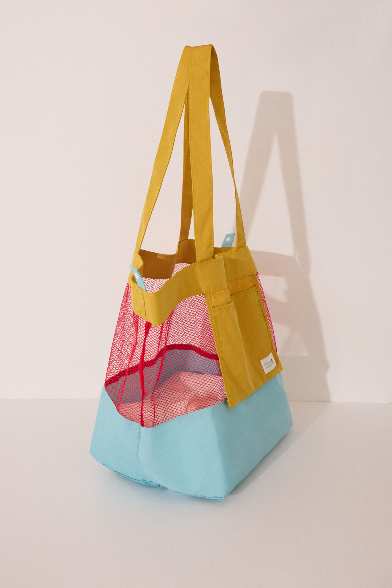 Women'secret Bolso mesh y nylon estampado blanco