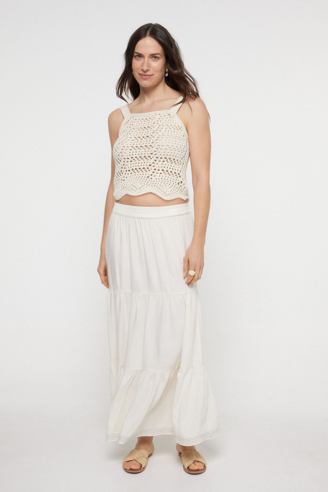 Pieces Top de tirantes con escote cuadrado y tejido con estructura en canal&eacute;.