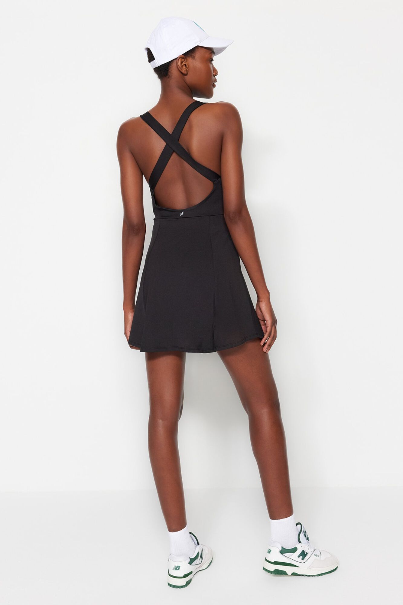 Trendyol Vestido desportivo com cal&ccedil;&otilde;es