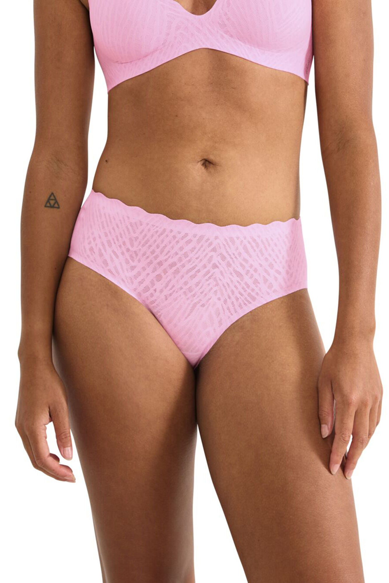 Sloggi Cueca cl&aacute;ssica invis&iacute;vel com renda