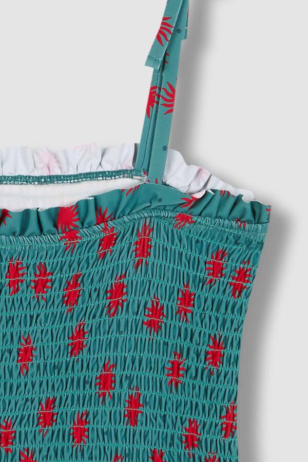 Gocco Mai&ocirc; azul claro com blusa de sol azul