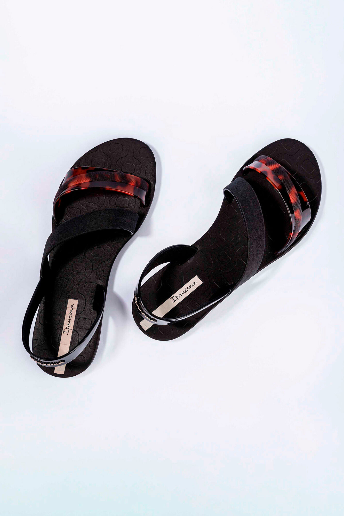 Ipanema Sand&aacute;lia de tiras assim&eacute;tricas com estampado animal