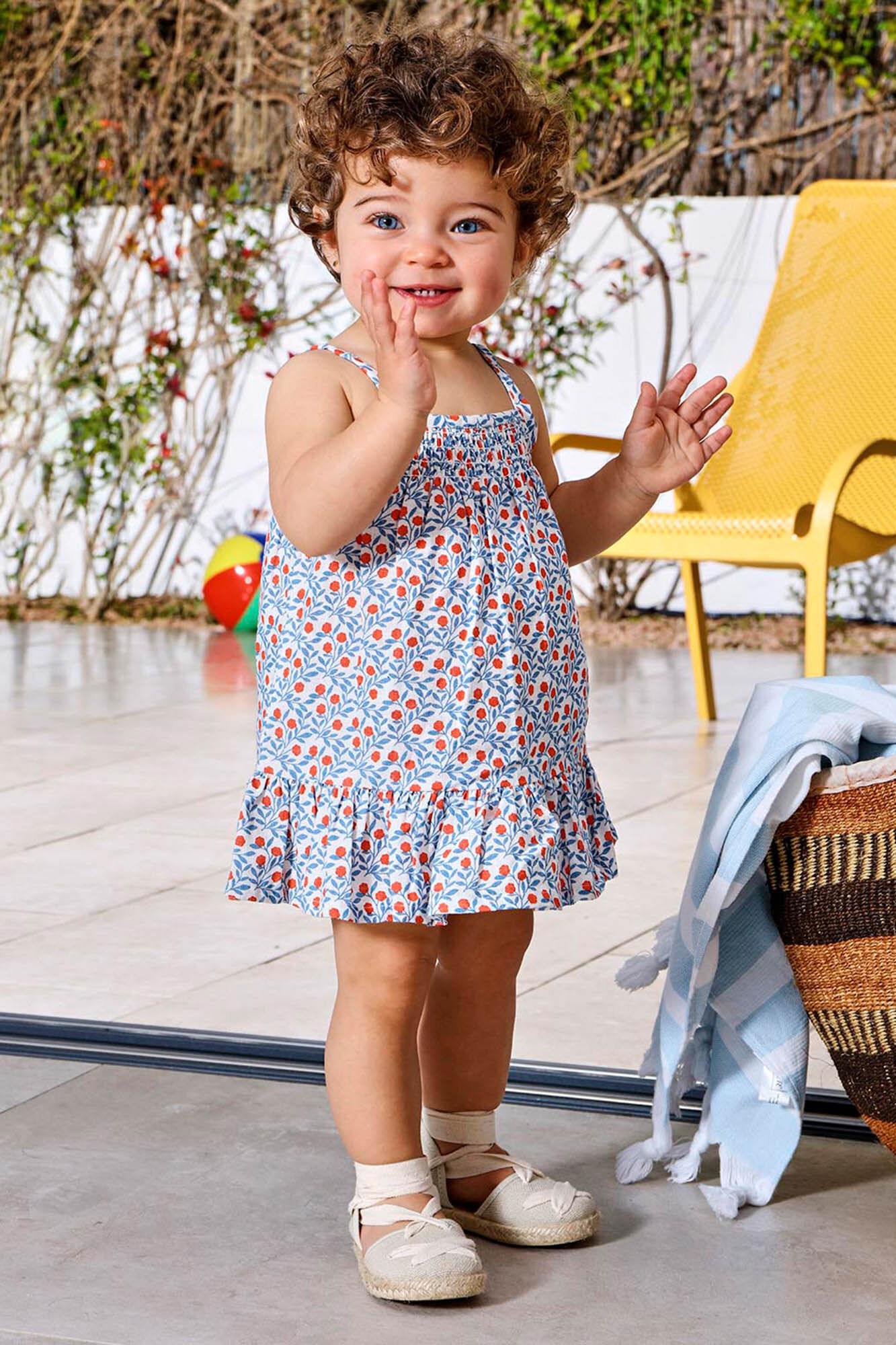 Gocco Vestido estampado de tirantes con bordado al tono