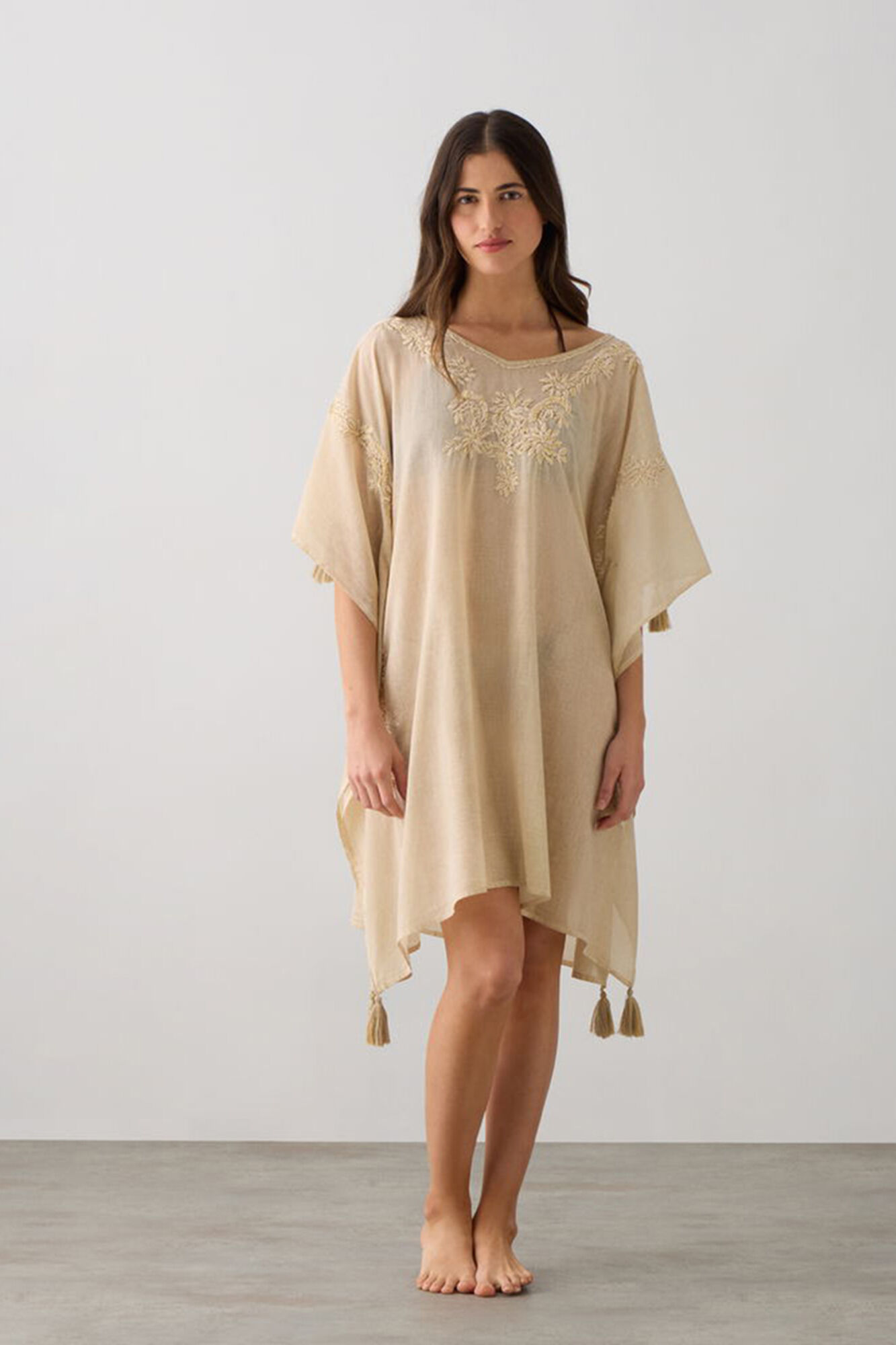 Textura T&uacute;nica algod&oacute;n detalle dorado bordado