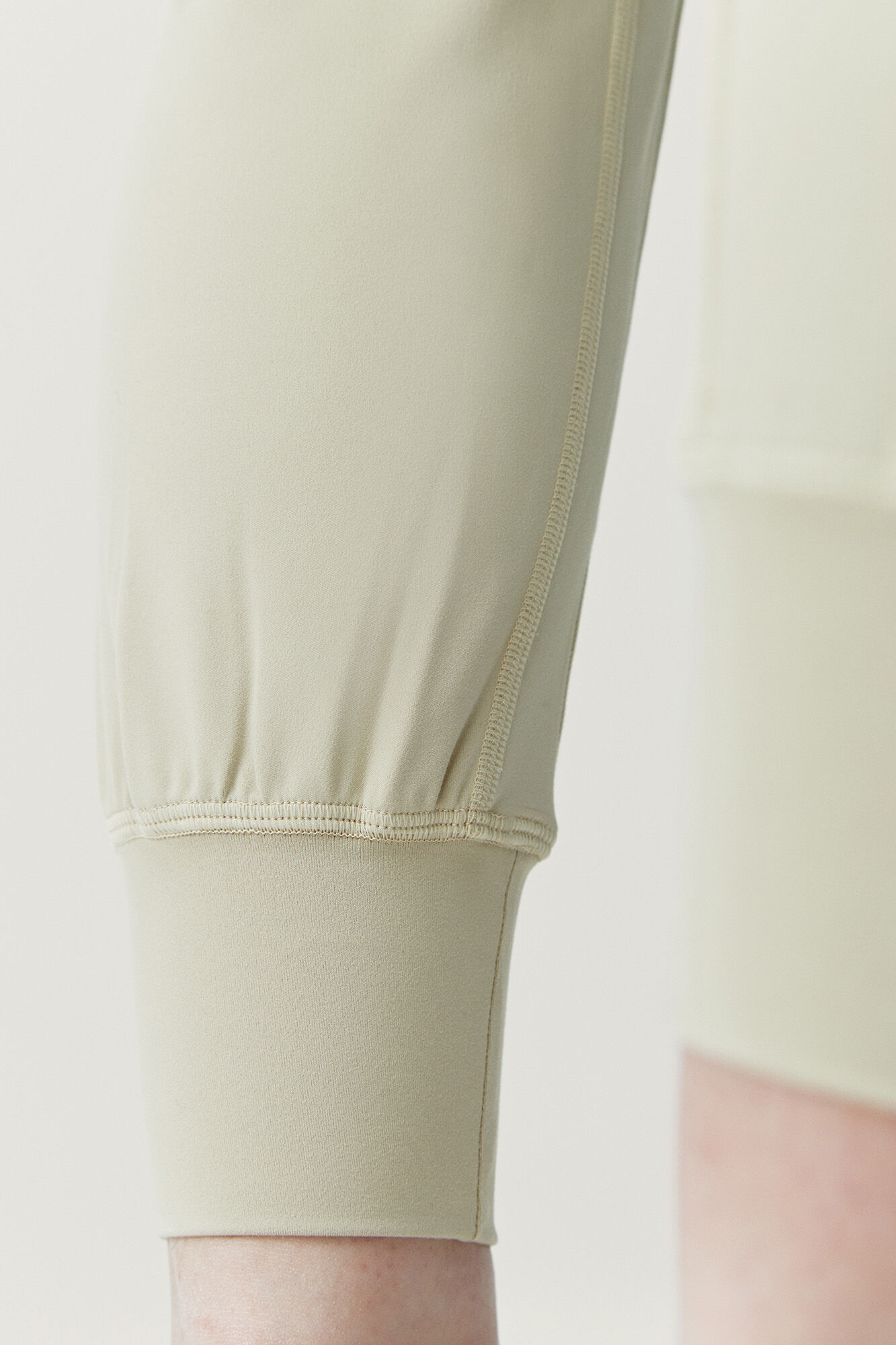 Born Living Yoga Jogger Daba Stone