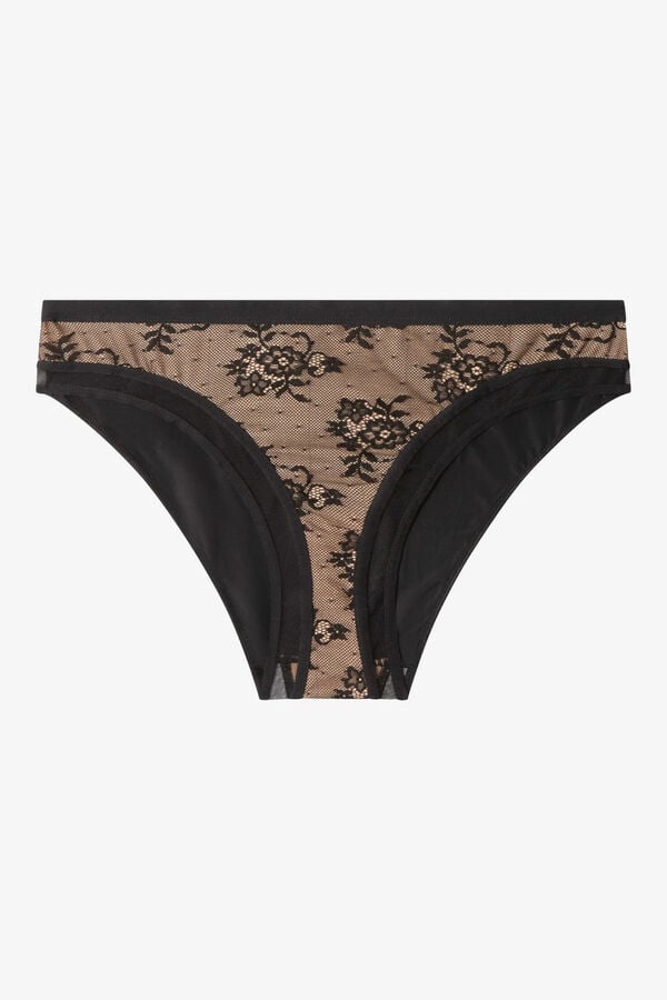 Gisela Braga alta encaje floral negro