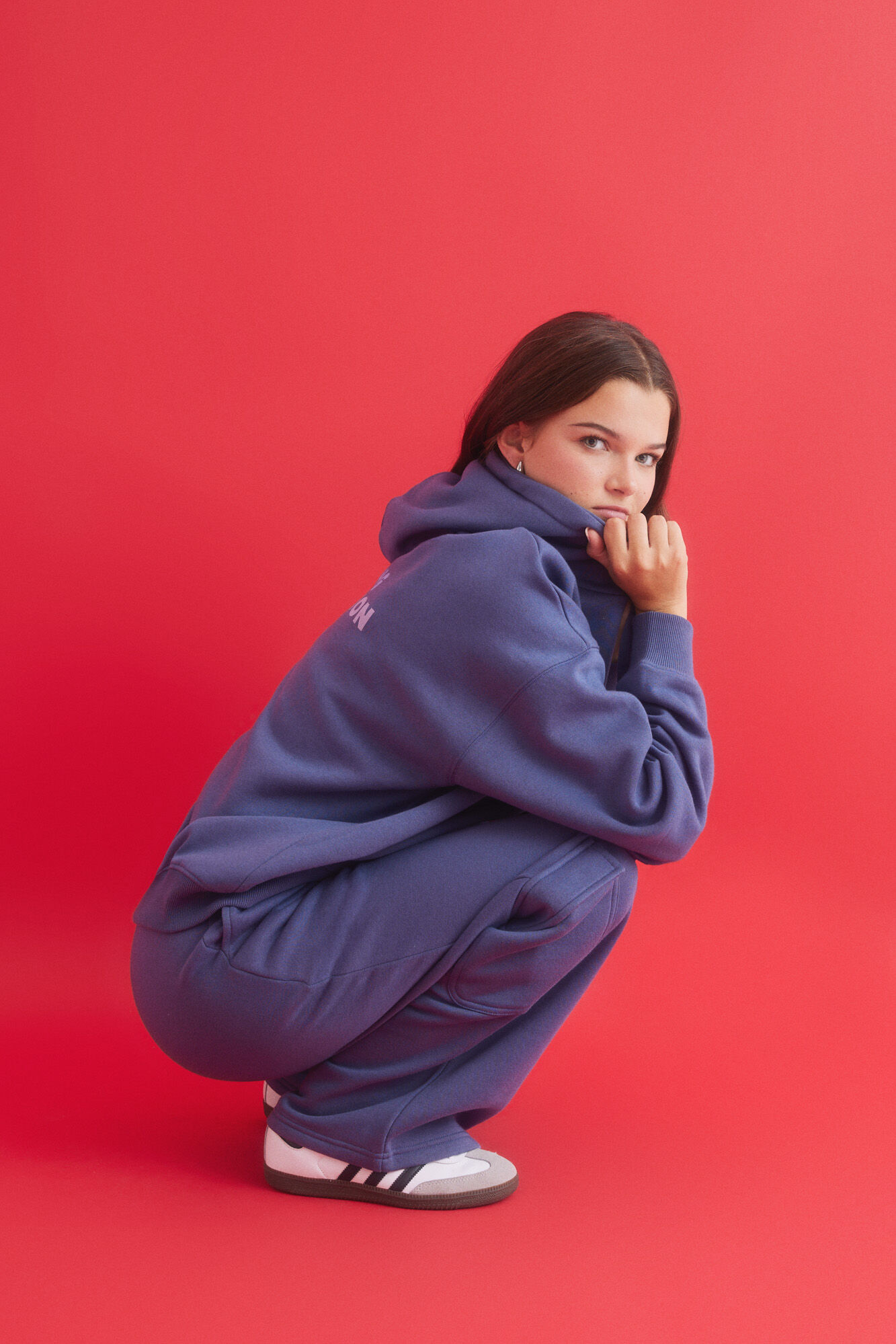 HI&BYE Cal&ccedil;a flare cargo de pel&uacute;cia azul