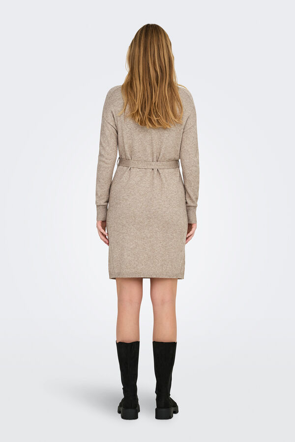 Only Maternity Vestido de punto premamá de cuello alto y cinturón beige