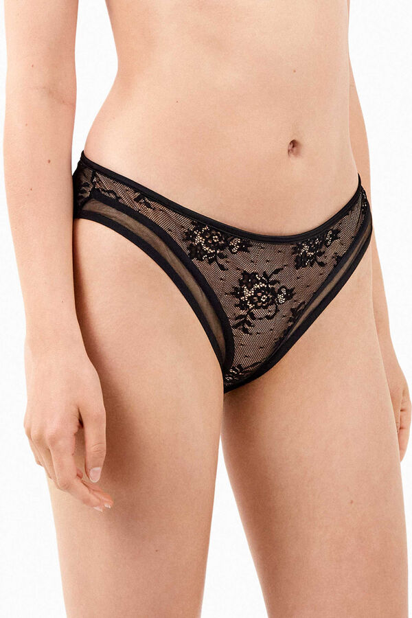 Gisela Cuequinha de biqu&iacute;ni toda em renda preto