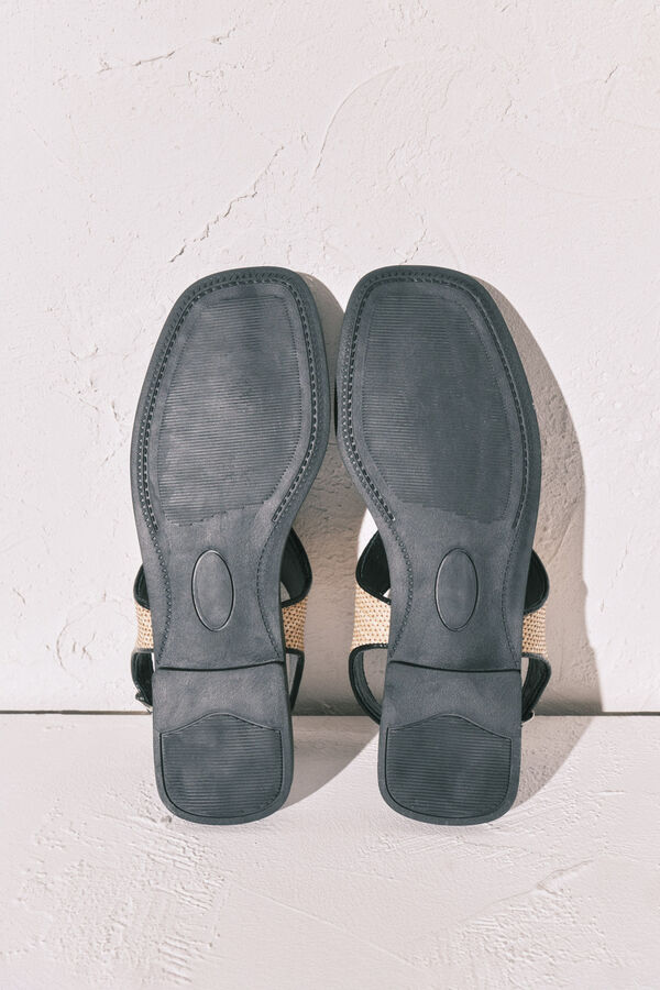 Women'secret Sandalias planas dedo rafia negro