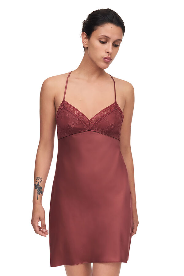 Passionata Camis&oacute;n de sat&eacute;n Olivia con encaje y tul bordado burdeos