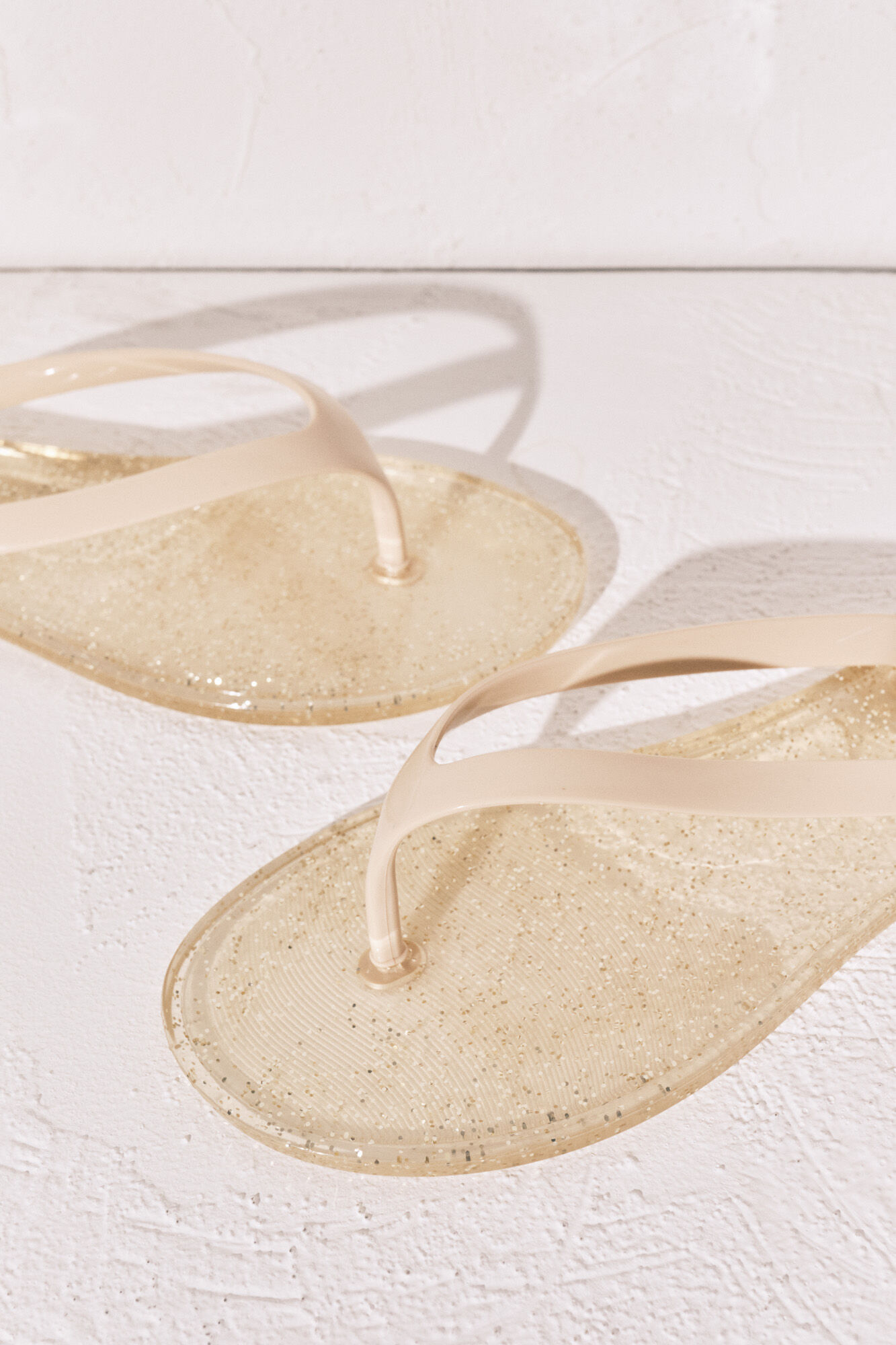 Women'secret Chanclas dedo efecto brillo glitter amarillo