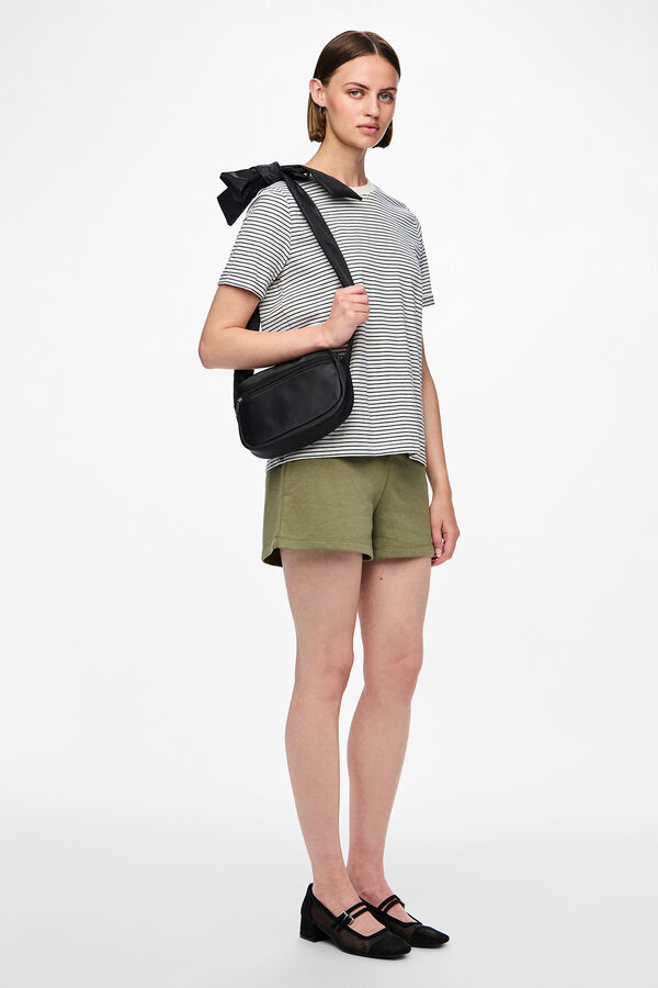 Pieces Pantal&oacute;n corto verde