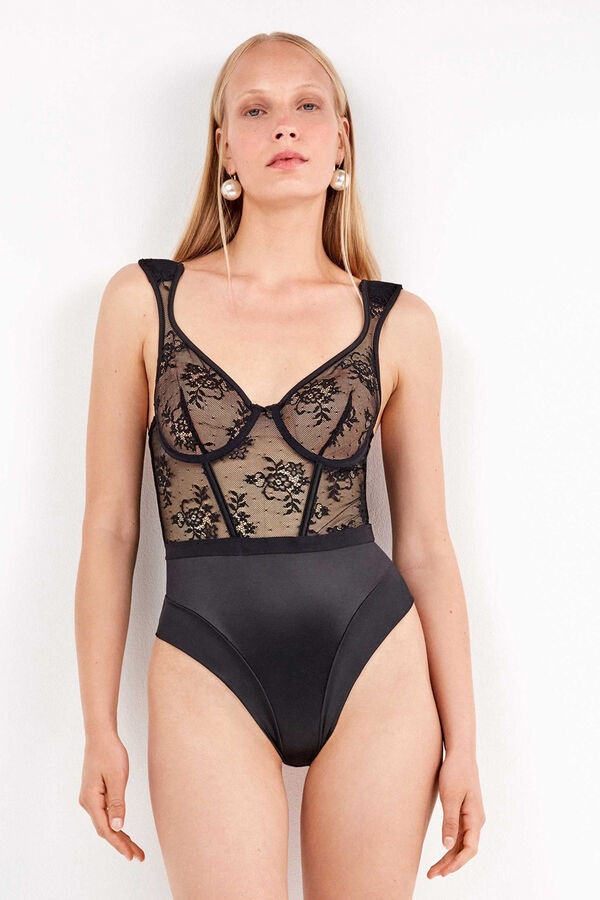 Gisela Body encaje all over hombreras negro