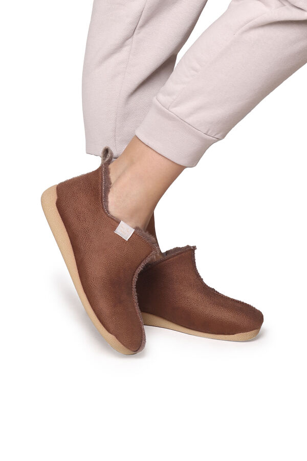 Toni Pons Zapatilla de casa abotinada para mujer en Cuero marr&oacute;n