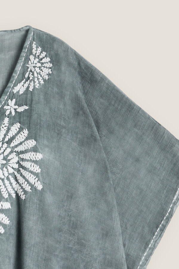 Textura T&uacute;nica algod&oacute;n detalle bordado gris