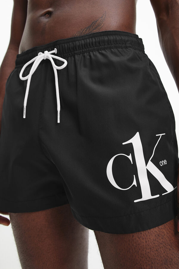 Calvin Klein Ba&ntilde;ador corto con cord&oacute;n negro