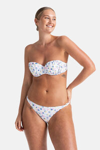 Dorina Braguita de bikini