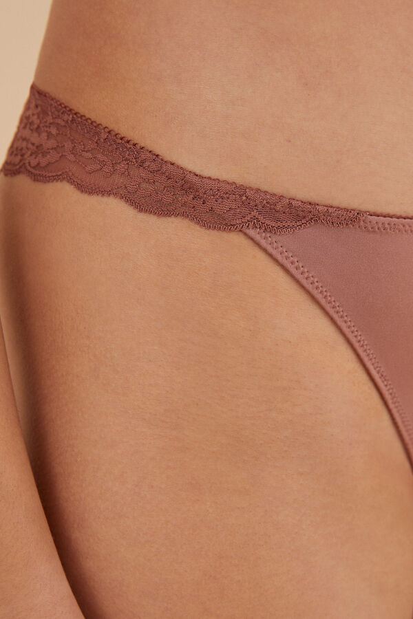 Women'secret Tanga microfibra encaje marr&oacute;n coral
