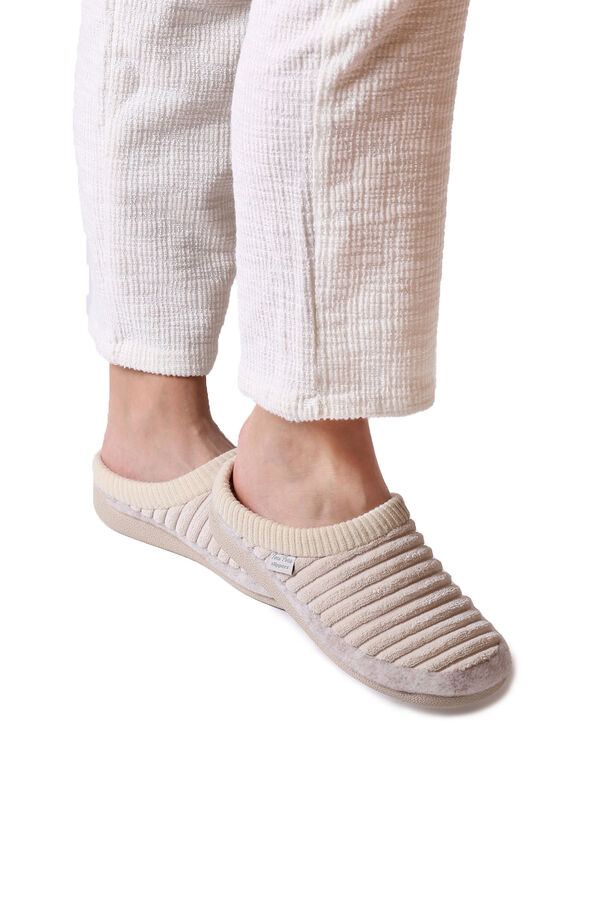 Toni Pons Zapatilla para mujer en fieltro y pelo sint&eacute;tico en Crudo  marfil