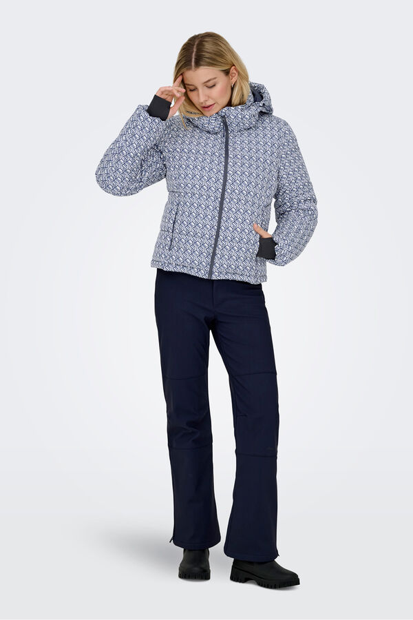 Only Play Casaco ski acolchoado t&eacute;cnico estampado para mulher branco