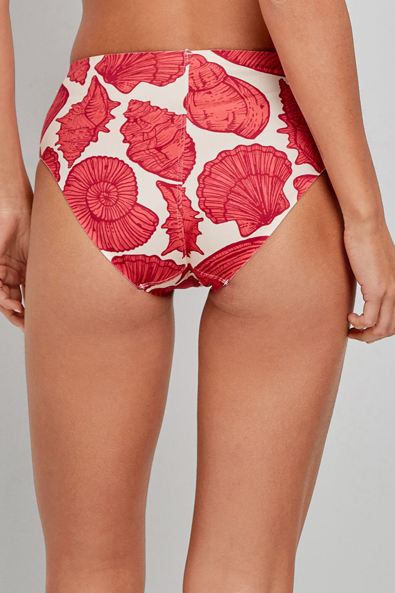 Gisela Braga bikini alta estampada