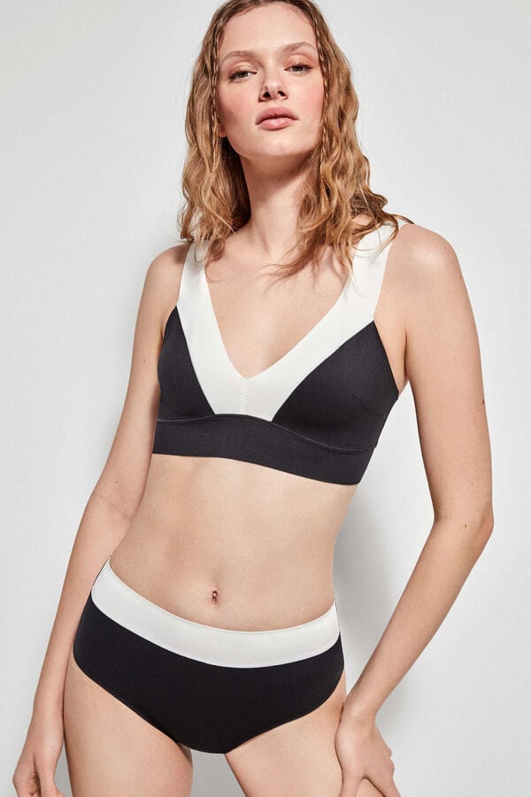 Gisela Top bikini sin foam y corte l&aacute;ser negro