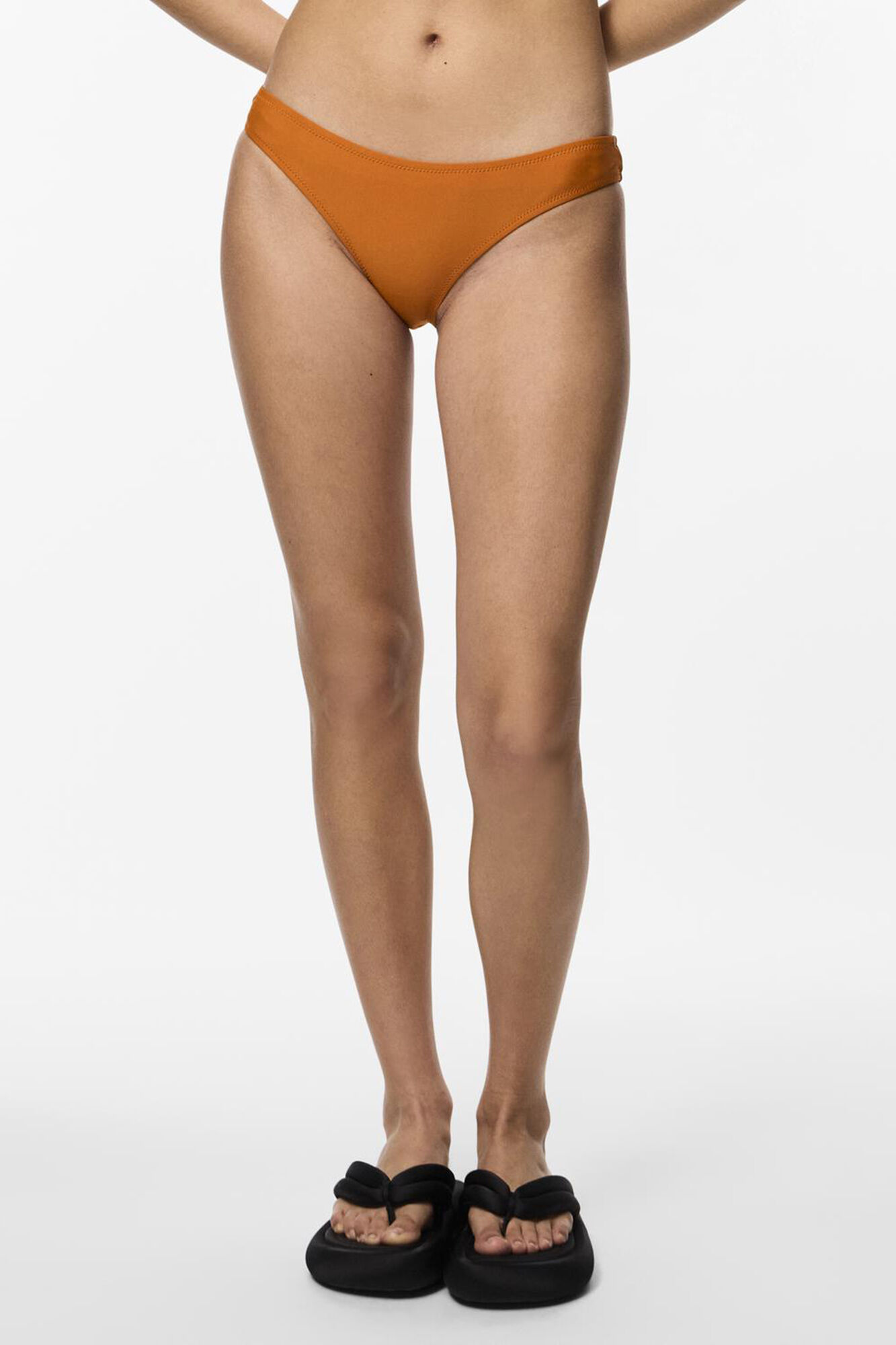 Pieces Braguita de bikini b&aacute;sica de cintura baja