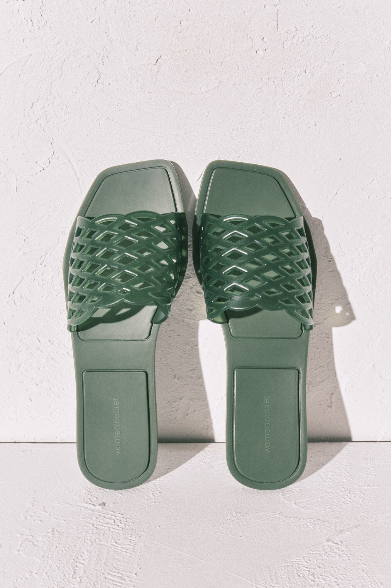 Women'secret Sand&aacute;lias rasas jelly verde