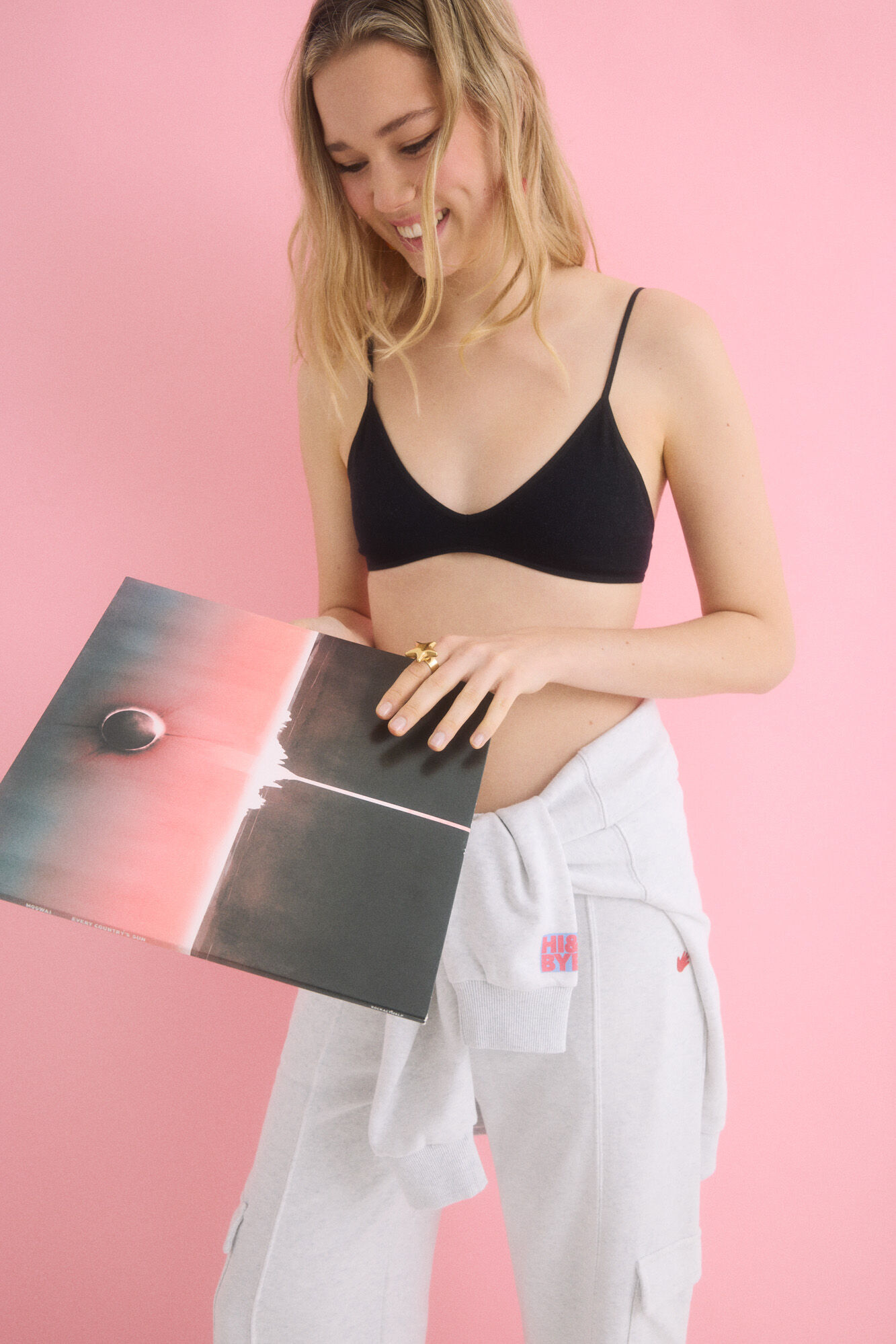 HI&BYE Suti&atilde; triangular preto sem costuras com copas remov&iacute;veis