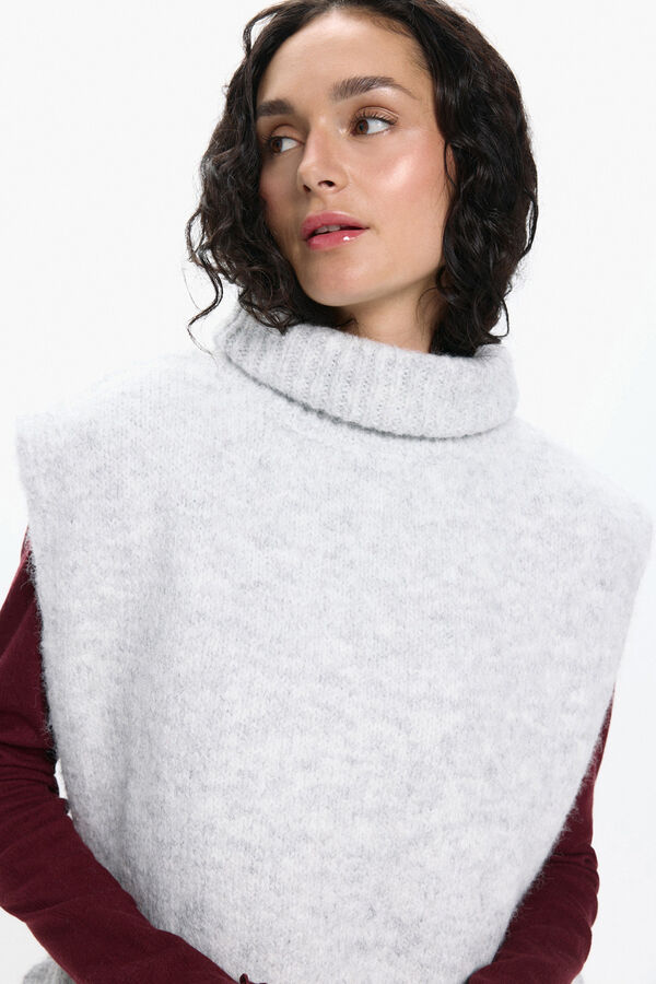 Pieces Poncho tipo chaleco marr&oacute;n