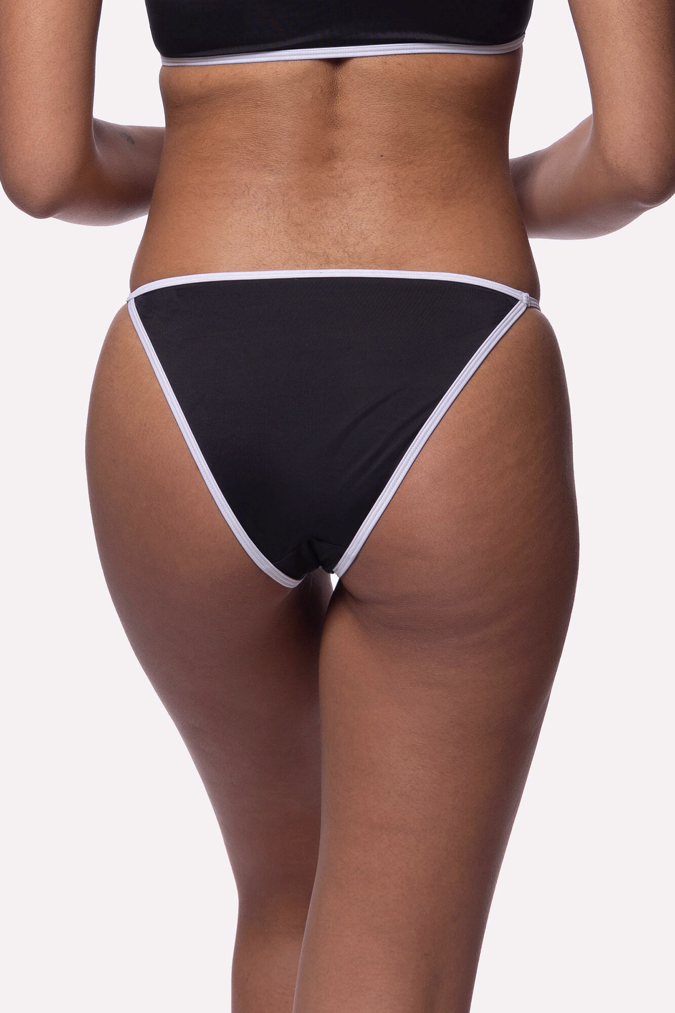 Dorina Braga String de la serie BANDOL de Dorina