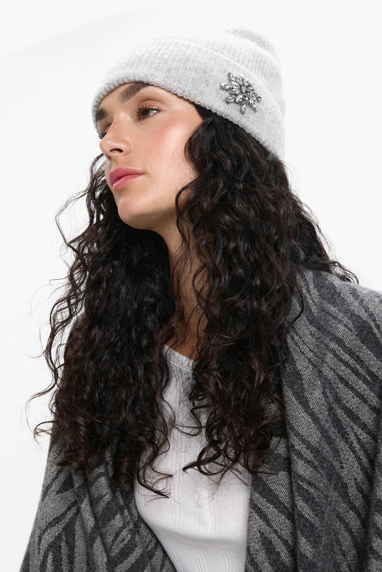 Pieces Bon&eacute; com bainha bordada