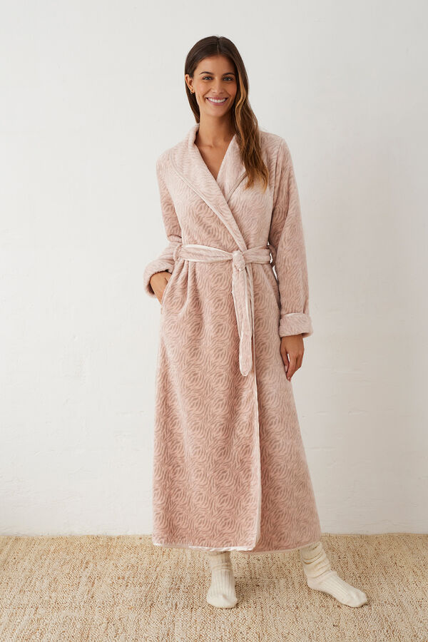 Promise Bata larga sedalina estampado animal print con cintur&oacute;n rosa