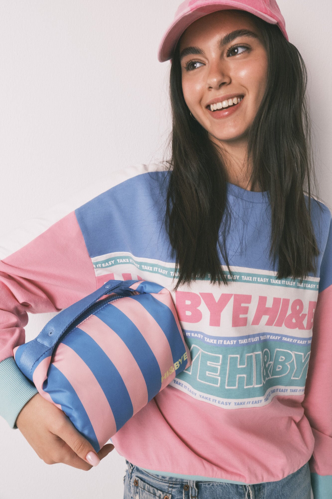 HI&BYE N&eacute;cessaire m&eacute;dio estampado de riscas azul
