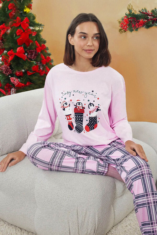 Trendyol Conjunto pijama Navidad cuadros rosa&nbsp; estampado