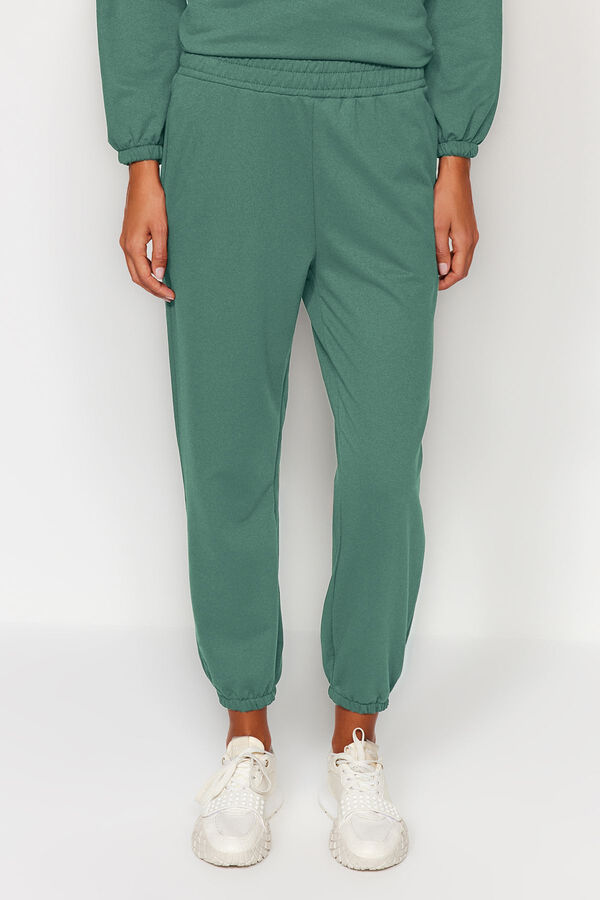 Trendyol Conjunto ch&aacute;ndal verde sudadera y pantal&oacute;n kaki