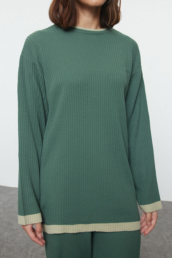 Trendyol Conjunto pantal&oacute;n y camiseta punto con ribetes&nbsp;&nbsp; verde