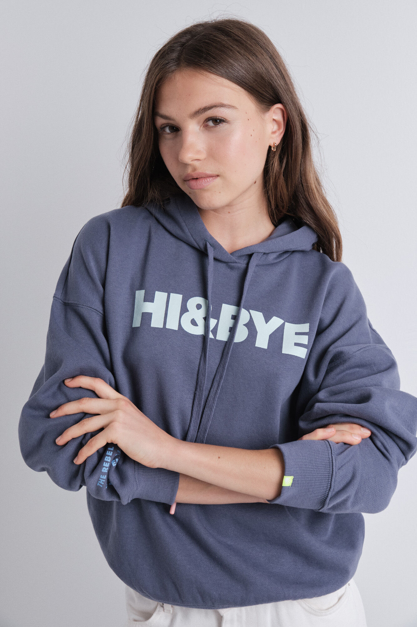 HI&BYE Sweatshirt com capuz de pel&uacute;cia azul 