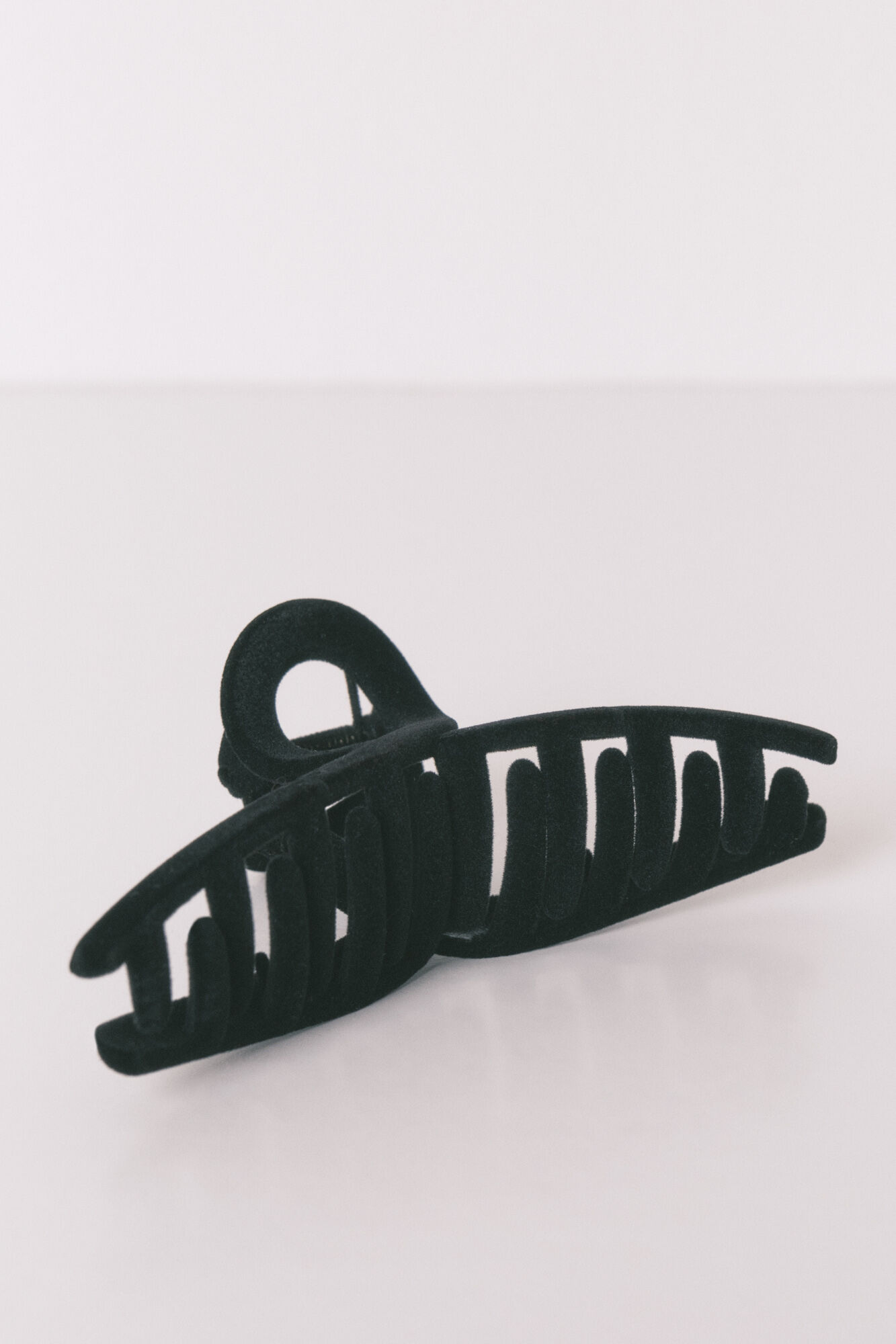 Women'secret Clipe grande de veludo preto