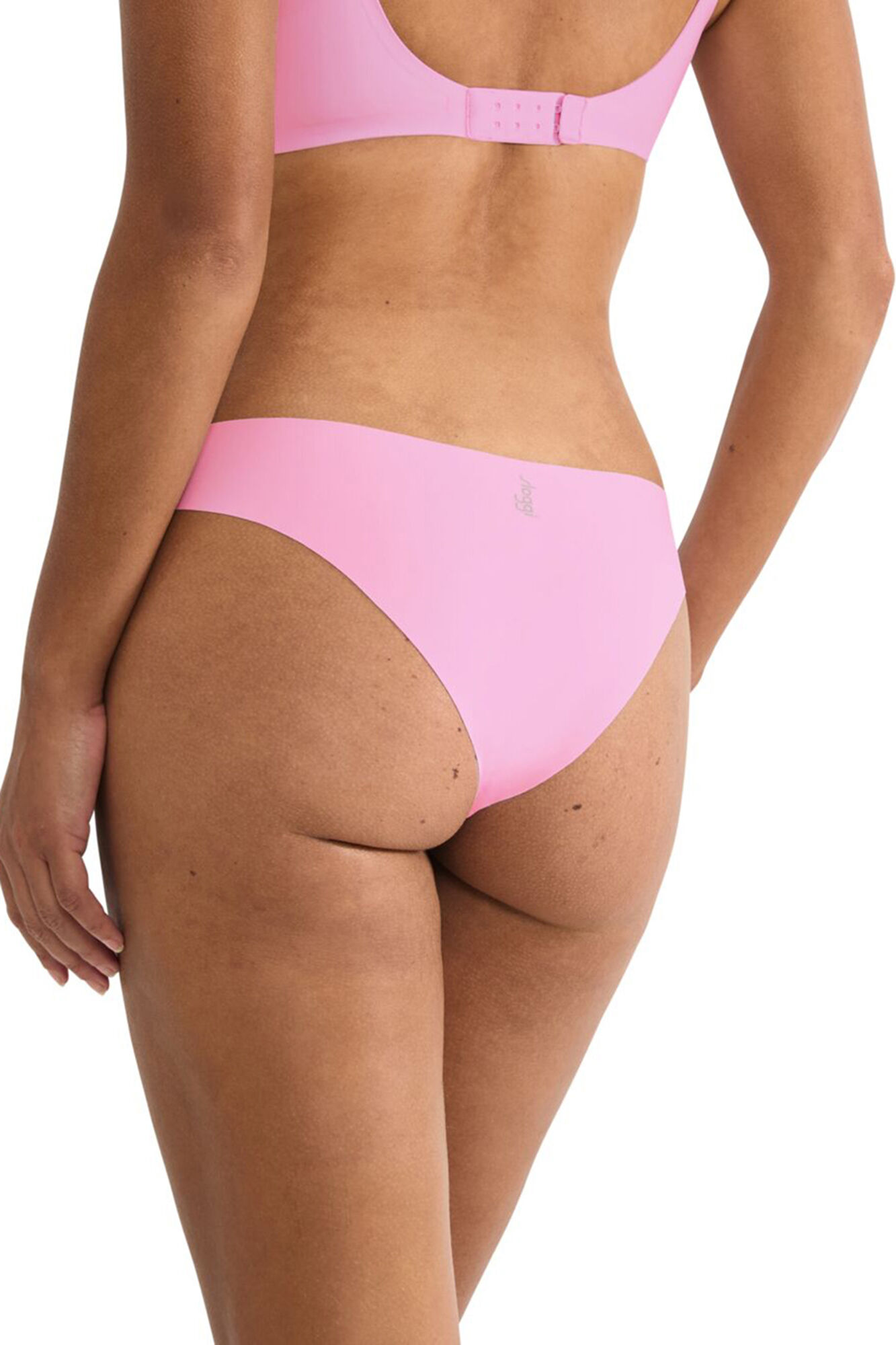 Sloggi Cueca tanga sem costura em microfibra