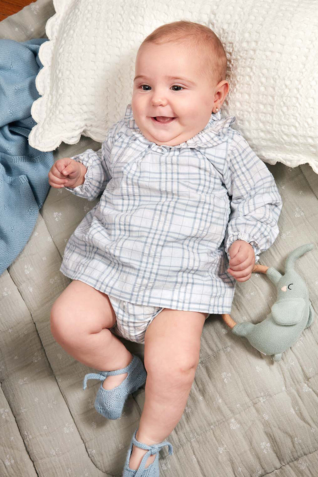 Gocco Vestido smock cuello volante azul claro