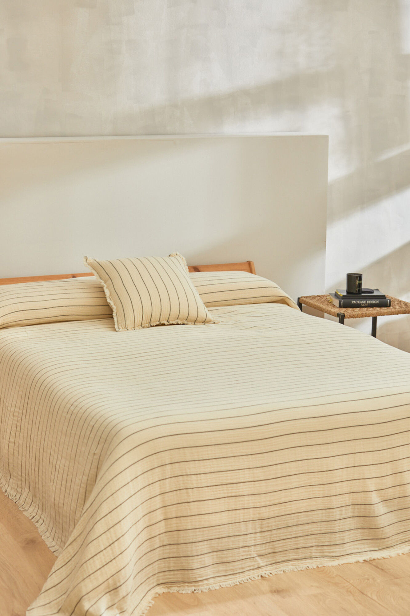 Calma House Colcha de musselina com riscas finas Gratto